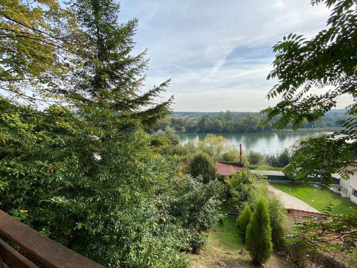 Chalet En Bord De Seine Vila Le Coudray-Montceaux Exterior foto
